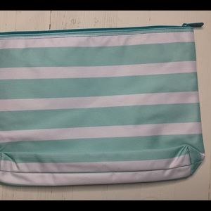 Thirty One Zipper Pouch Blue Cabana Stripe